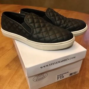 Steve Madden ECENTRCQ Quilted Sneaker - Size 7.5